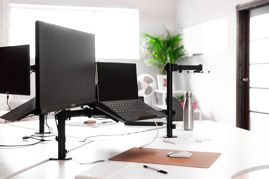 Top 10 Gifts and Gadgets for Tech-Savvy Enthusiasts